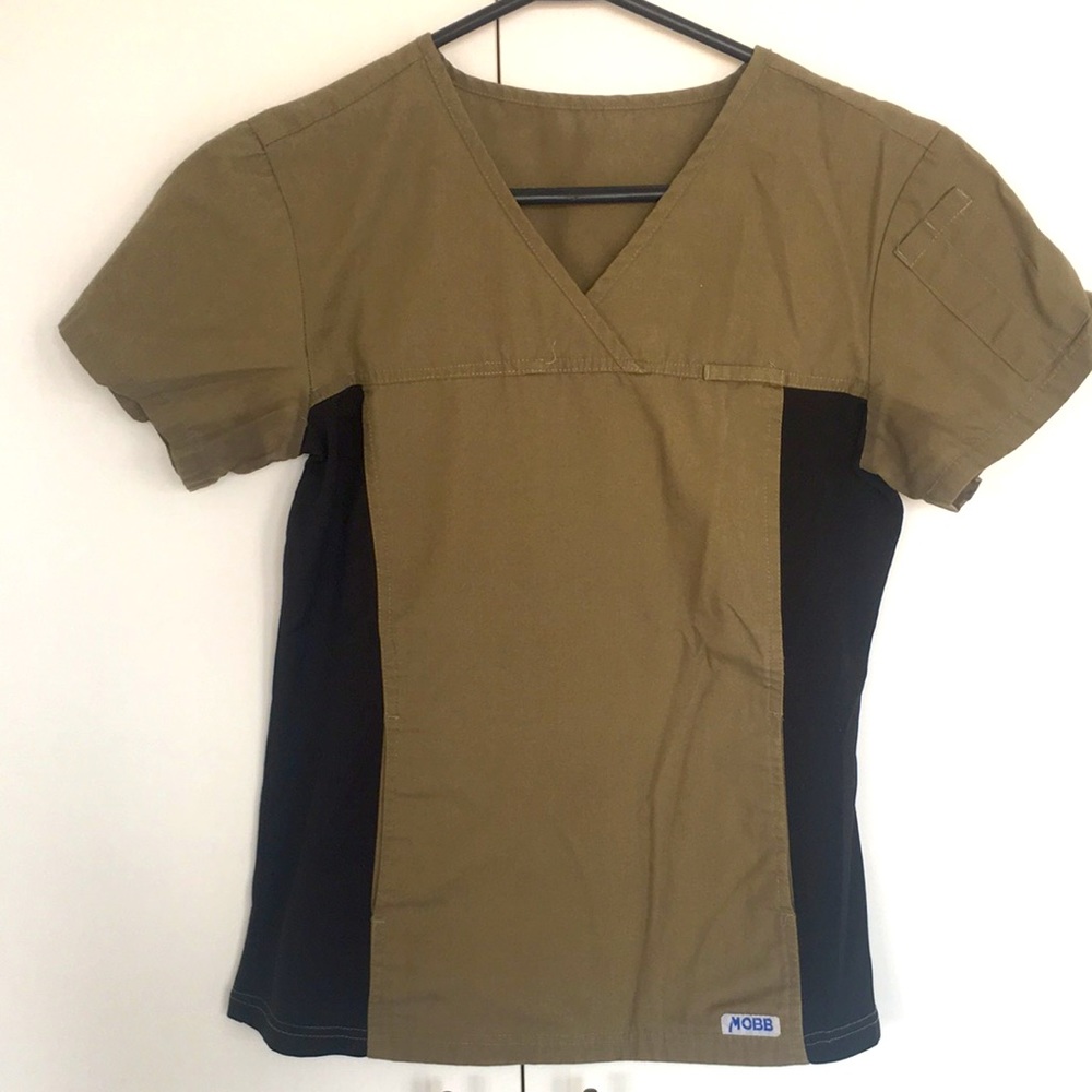 MOBB Scrub Top. Classic Flex V neck top